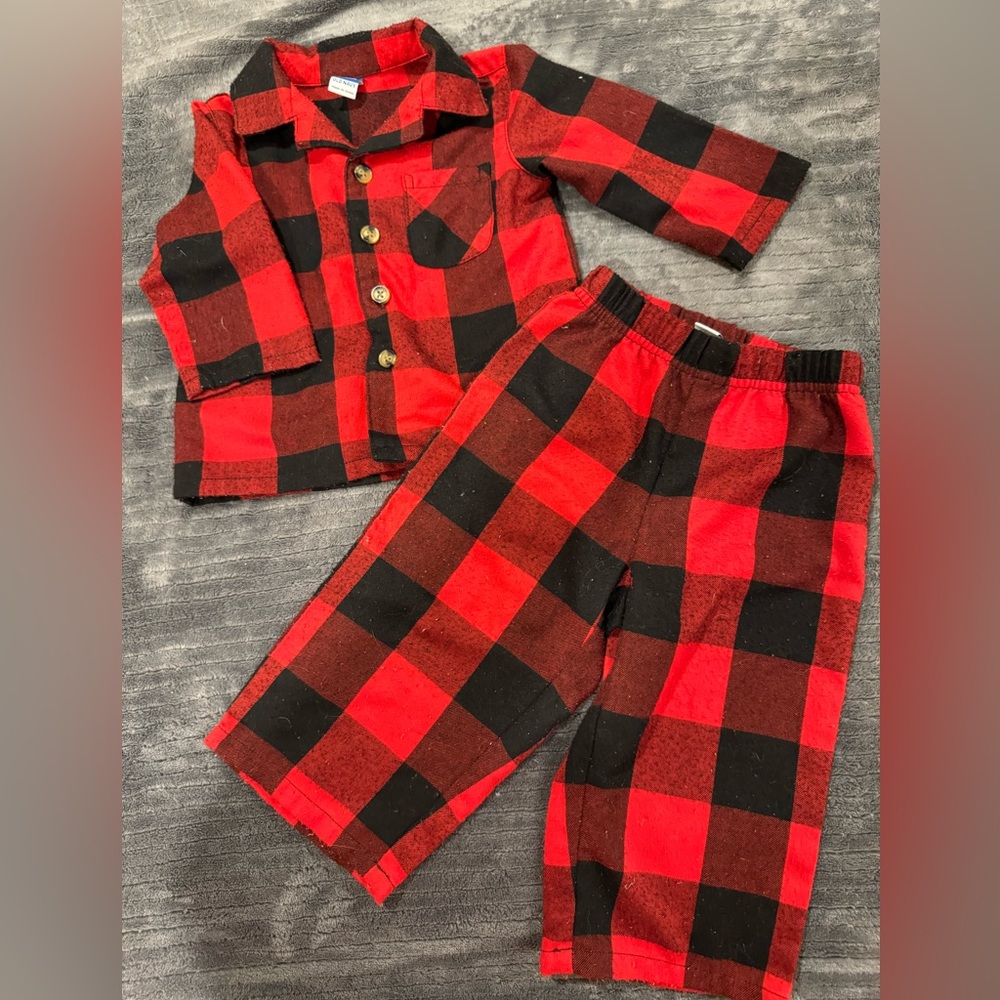 Old Navy 6-12M flannel pajama set